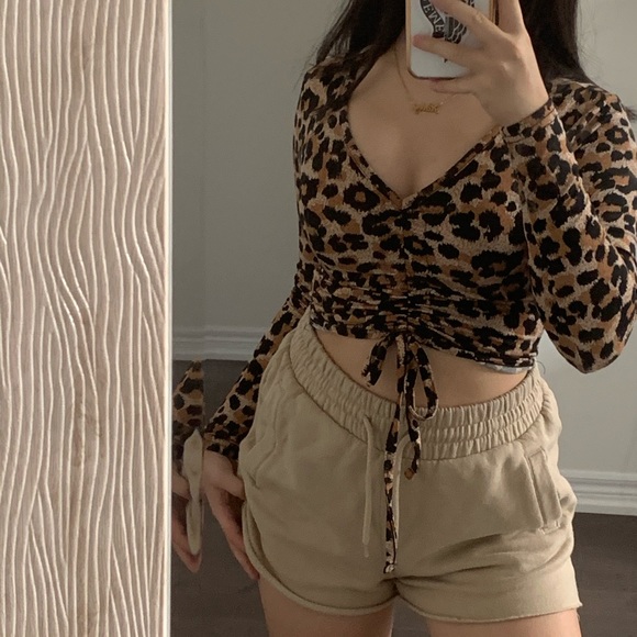 cheetah print ruched top - Picture 2 of 2